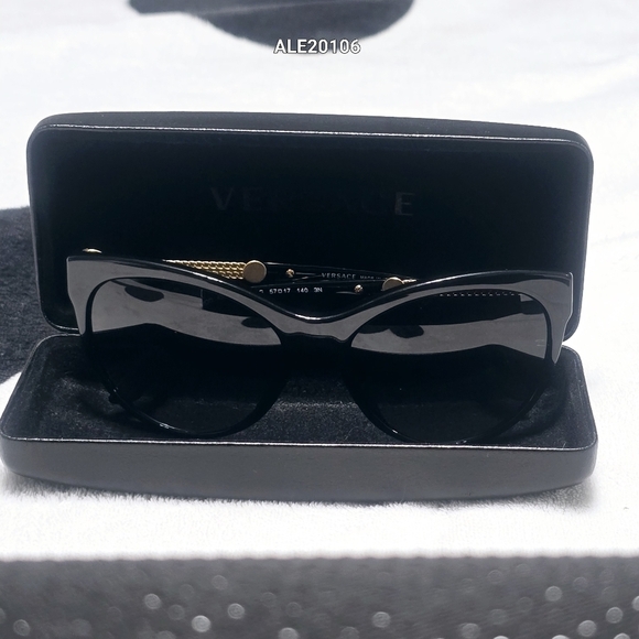 Versace women sunglasses black and gold main image 5